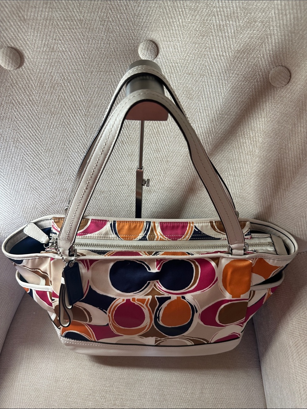 Coach Multicolor Oval Print Shoulder Bag with Cream Leather Trim - Picture 2 of 16